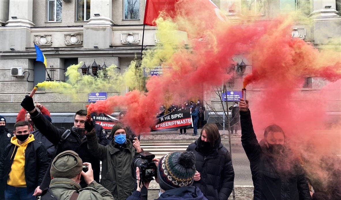 Зображення до:  «Реформуй або йди»: харків’яни вийшли на акцію «за свободу політв’язнів»