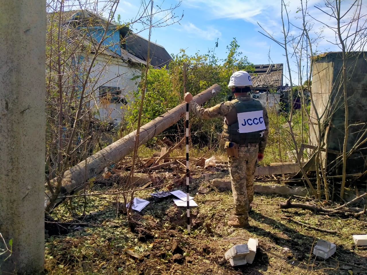 Зображення до:  На Донбасі бойовики обстріляли житлові квартали, є поранений