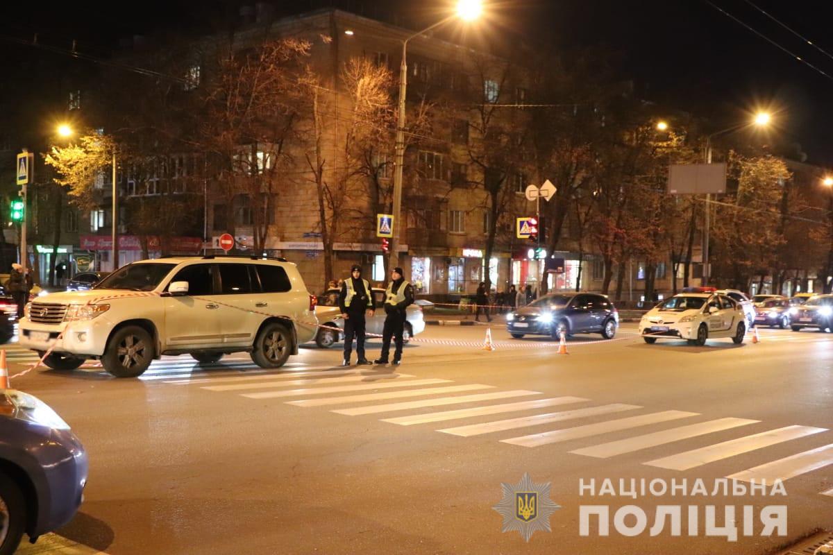 Зображення до:  У Харкові водій позашляховика збив двох підлітків на переході