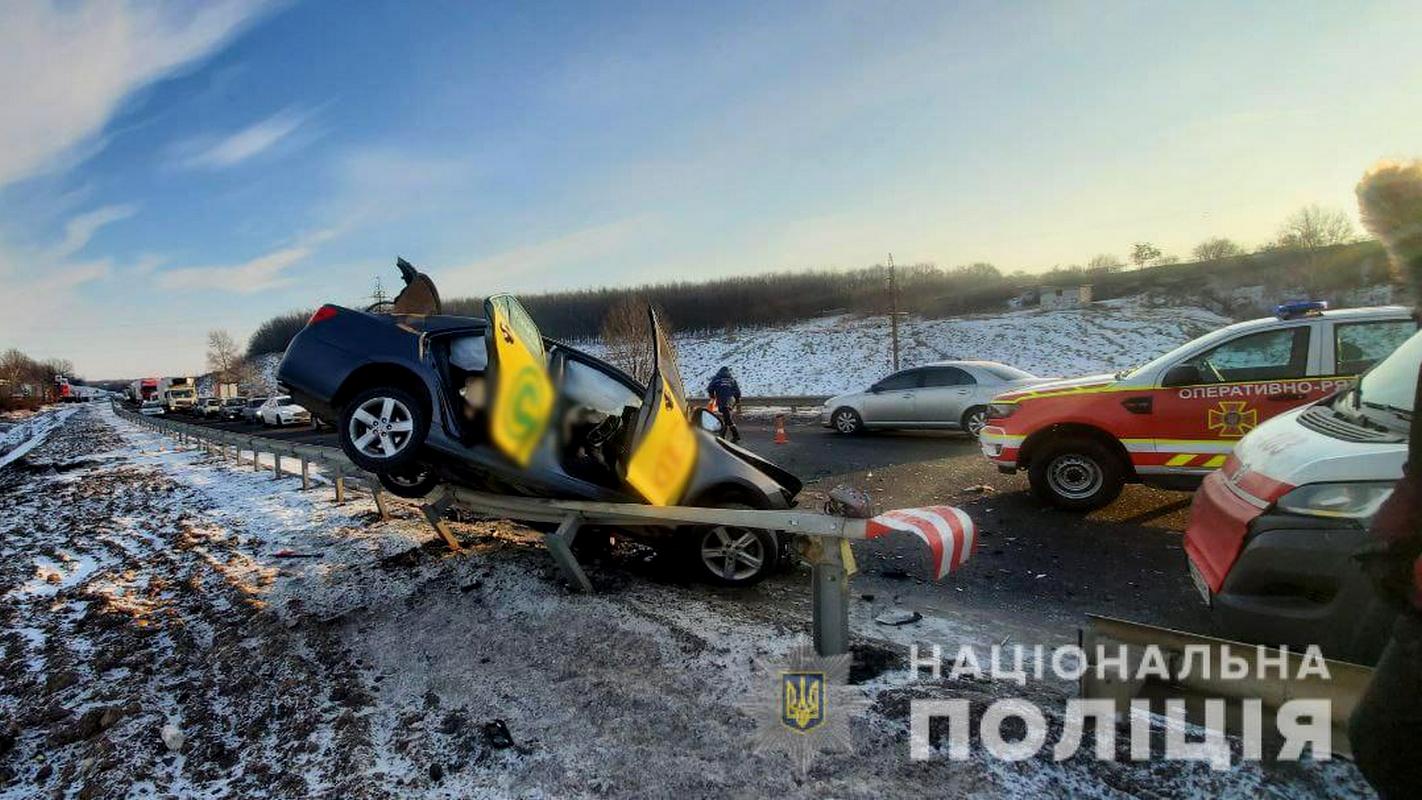 Зображення до:  ДТП на окружній під Харковом: що відомо про стан травмованих дітей