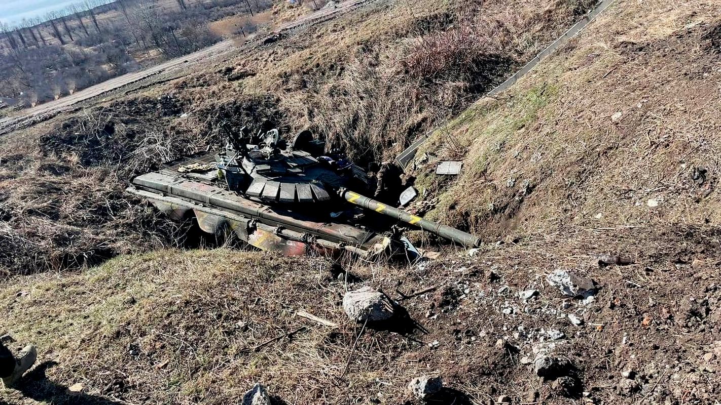 Зображення до:  Під Ізюмом тривають бої, ЗСУ не пускають російські війська на Донбас — Синєгубов