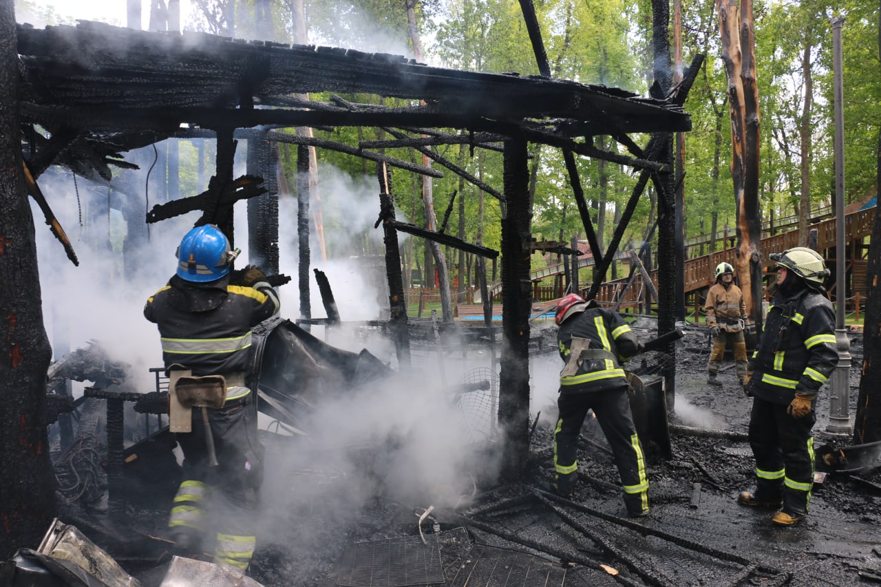 Зображення до:  Російські військові обстріляли парк Горького, поранена жінка