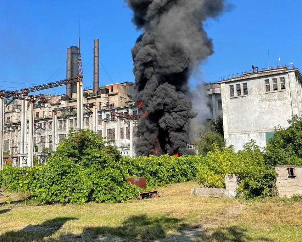 Зображення до:  РФ обстріляла ТЕЦ під Харковом: загинув поліцейський