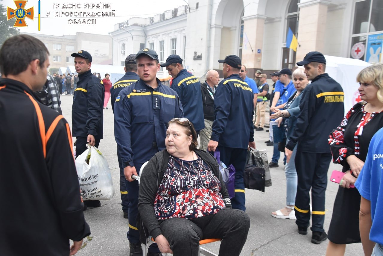 Зображення до:  Обов’язкова евакуація з Донеччини: перший потяг прибув до Кропивницького