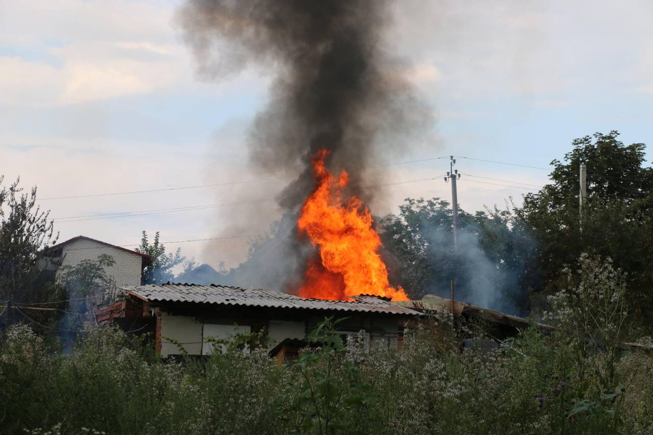 Зображення до:  Від обстрілів у Циркунах спалахнуло 16 пожеж, поранена жінка