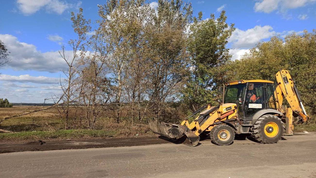 Зображення до:  На Харківщині вже розчистили після боїв понад 170 км доріг