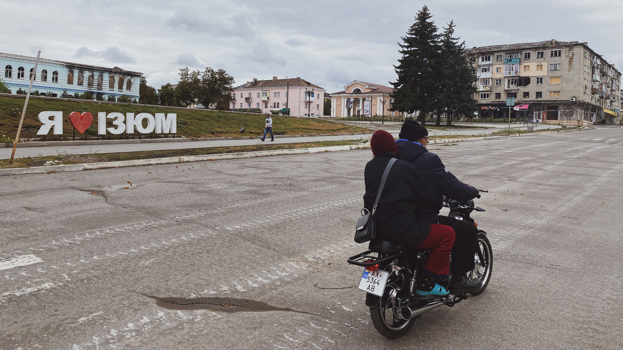 Зображення до:  Ізюм звільнений: фоторепортаж