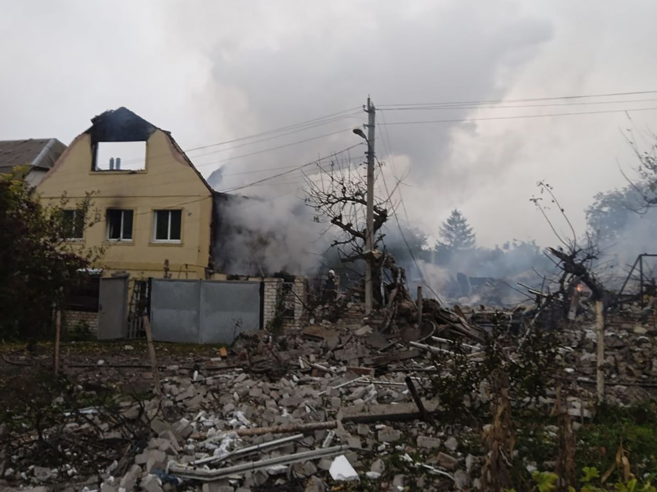 Зображення до:  Обстріли Харківщини: поранений чоловік, у Куп’янську горіли оселі