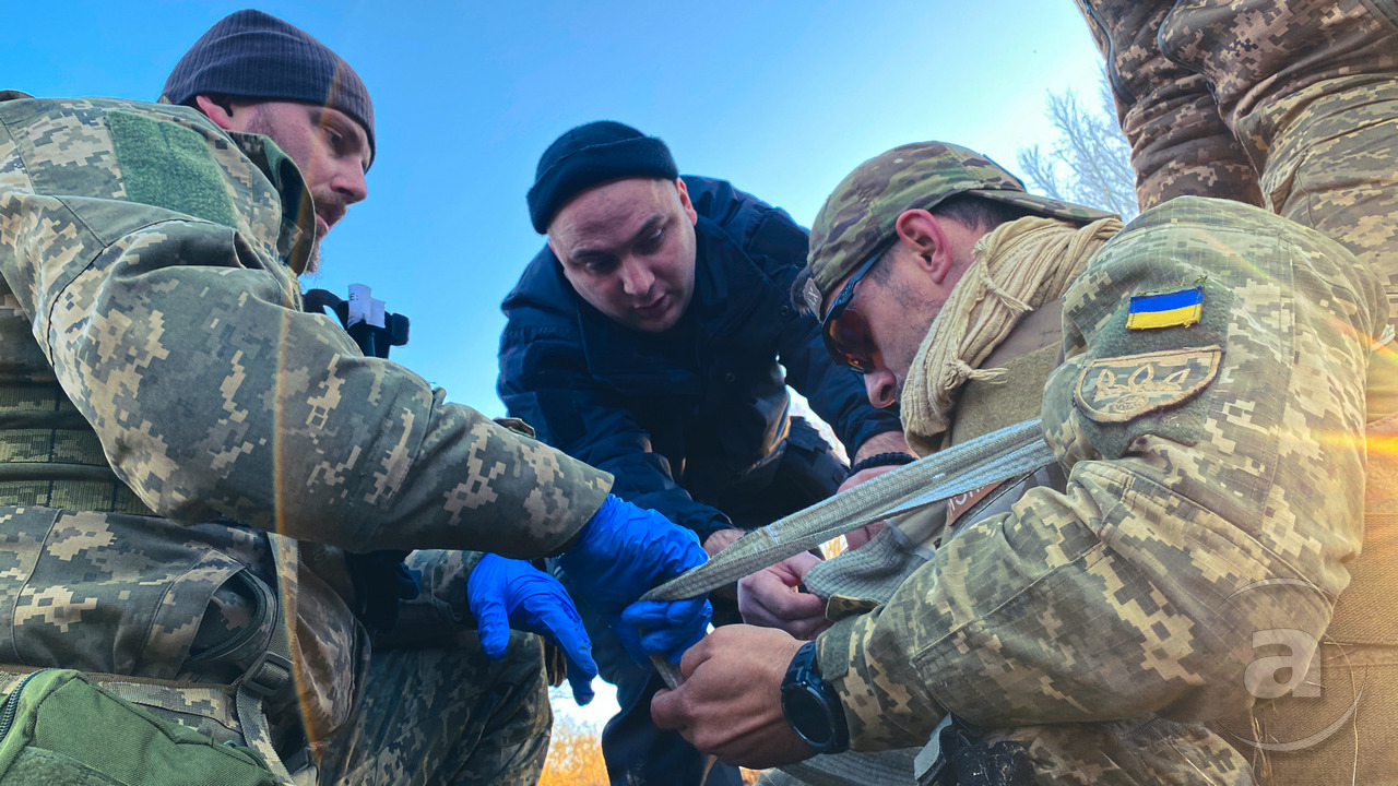 Зображення до:  Врятувати у перші хвилини: тренування військових з тактичної медицини під Харковом