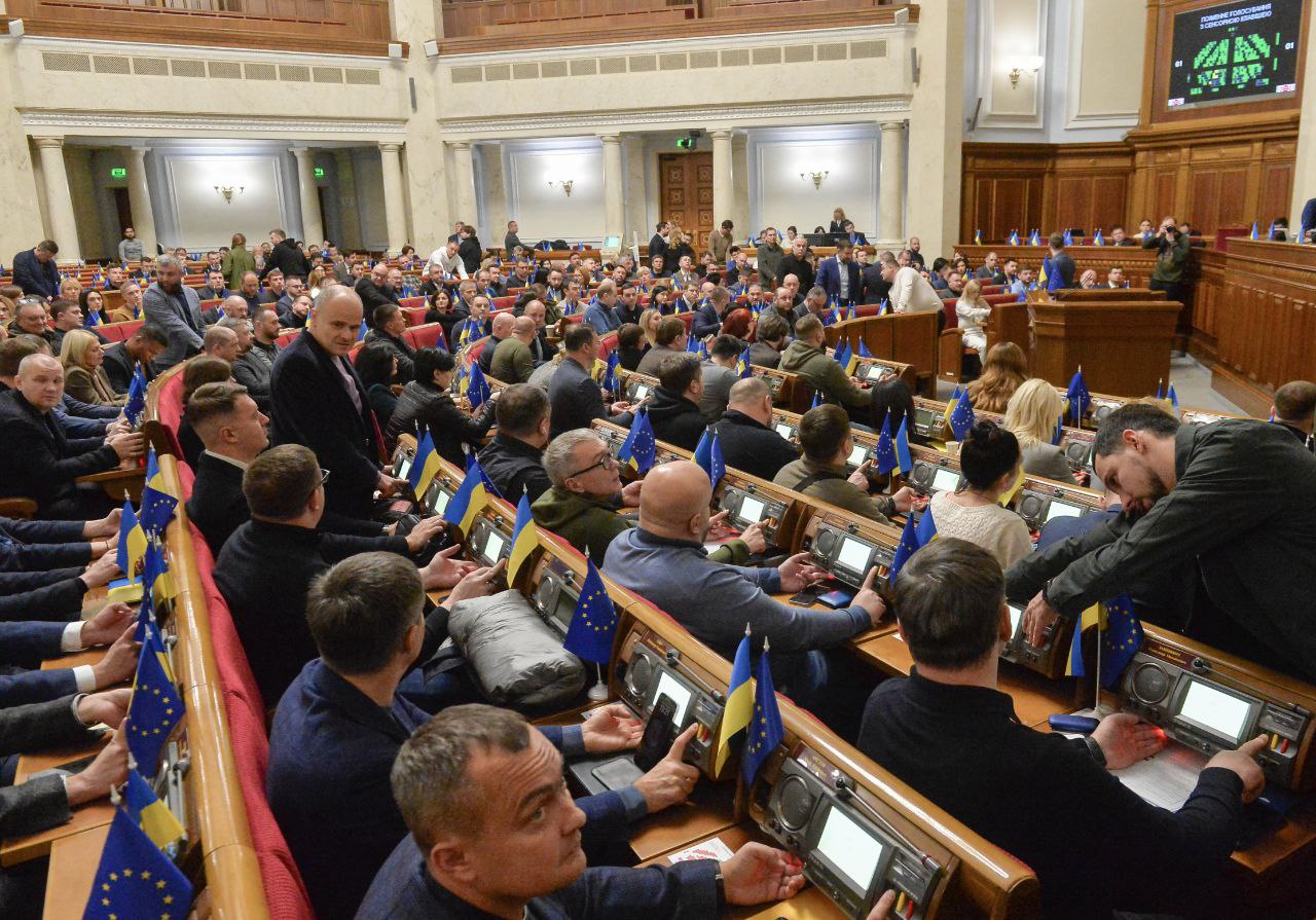 Зображення до:  Верховна Рада подовжила воєнний стан і мобілізацію