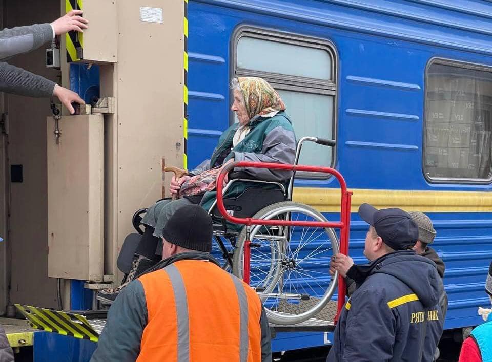 Зображення до:  Скільки жителів Харківщини вивезли з небезпечних районів: дані Мінреінтеграції