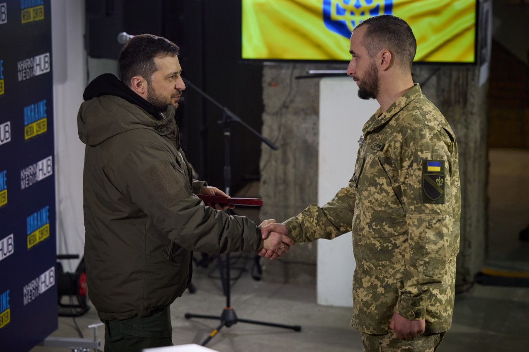 Зображення до:  Зеленський у Харкові вручив нагороди бійцям ЗСУ