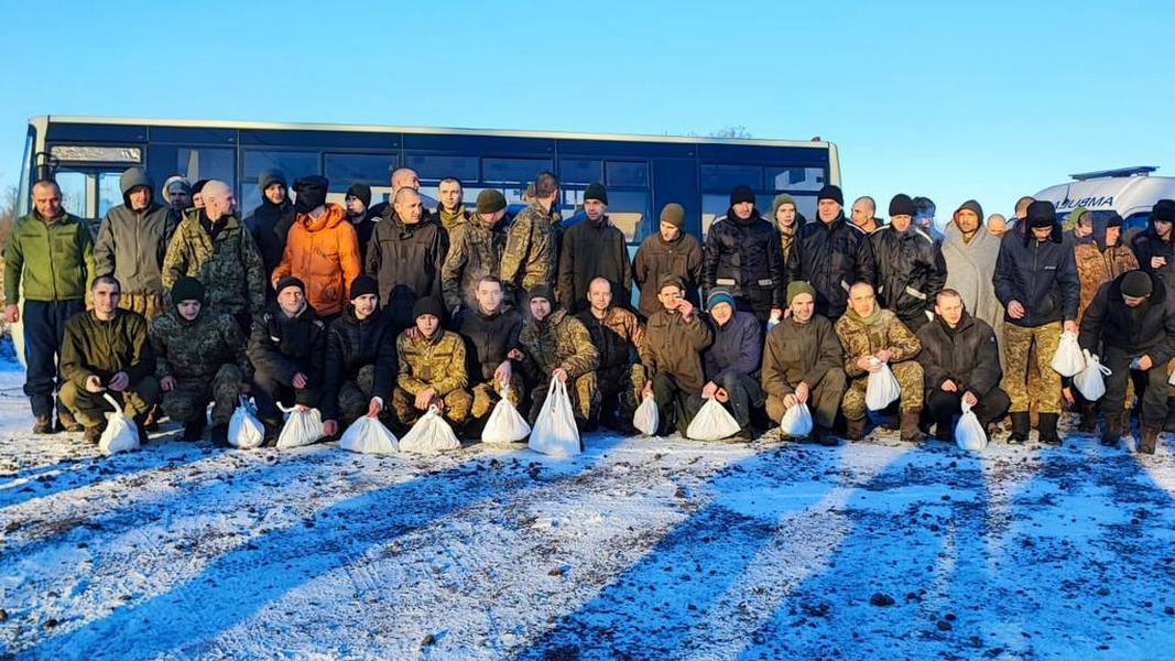 Зображення до:  Ще 50 українських захисників повернулися додому з полону