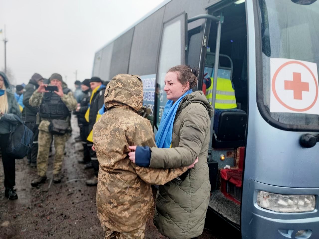 Зображення до:  З полону звільнили ще 130 захисників України: половина — з «Азовсталі»