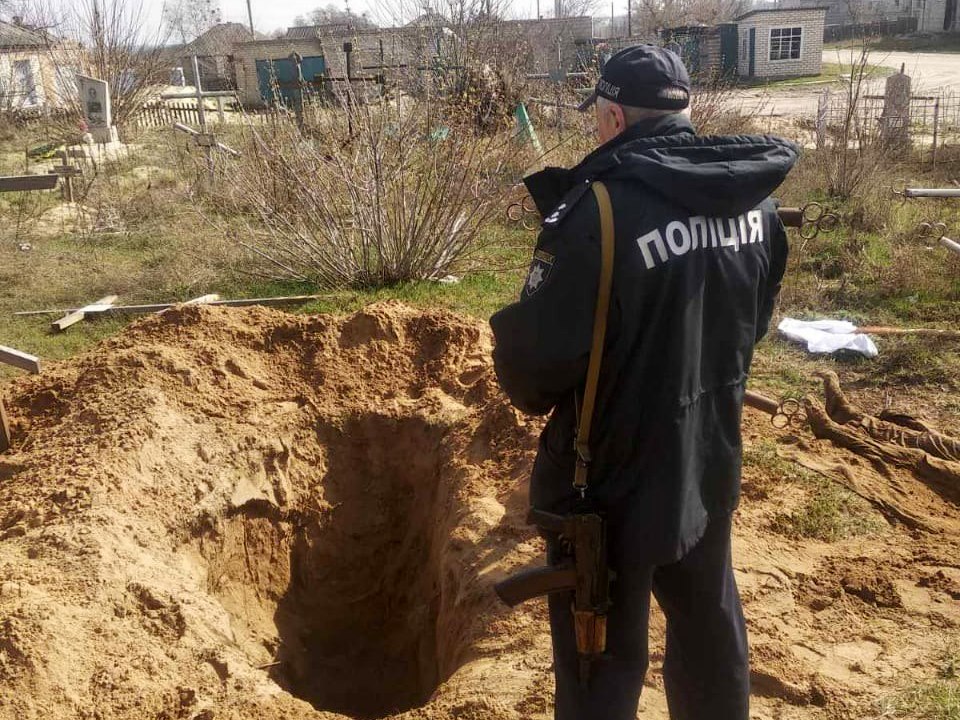 Зображення до:  В Ізюмі та Прудянці ексгумували загиблих від російських обстрілів