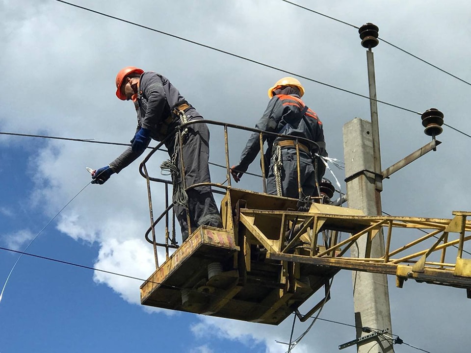 Зображення до:  Рік без світла: у Золочівській громаді заживили ще три села