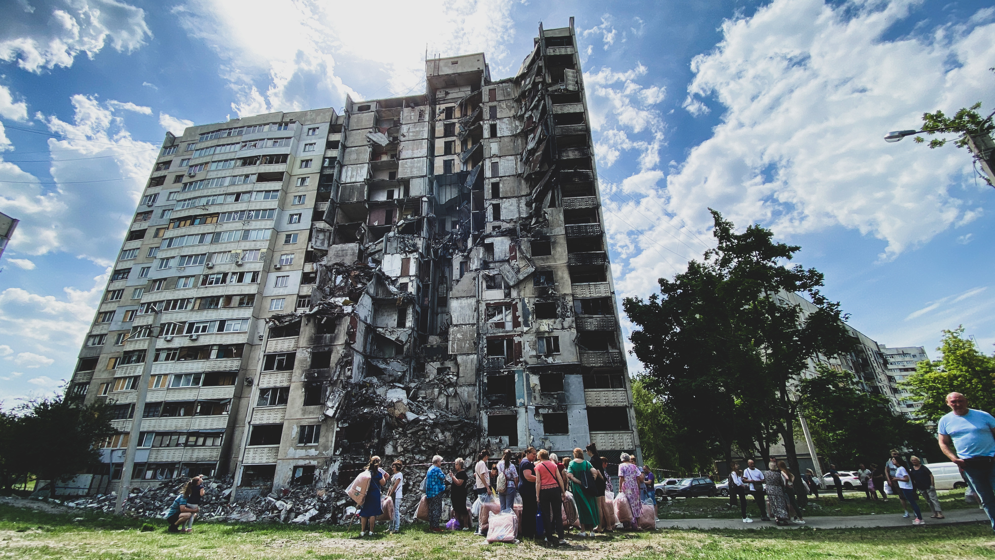 Зображення до:  Долю зруйнованого будинку на Ужвій, 82 у Харкові вирішать після знесення першого під’їзду