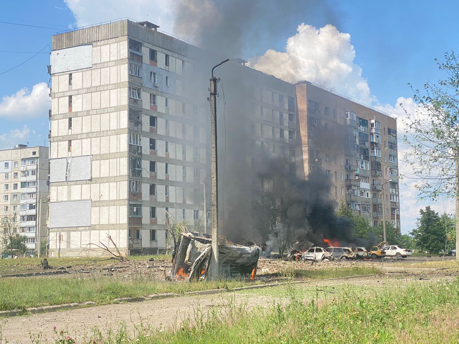 Зображення до:  Обстріли Харківщини 4 липня: понад 40 поранених, пошкоджені будинки та цукровий завод