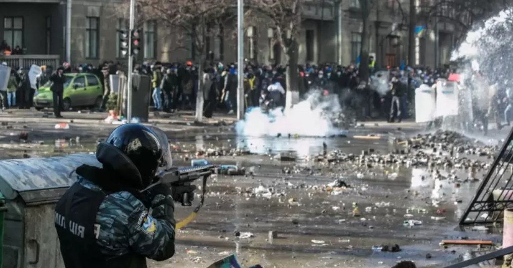 Зображення до:  Суд оголосив вирок п’ятьом колишнім беркутівцям у справі про вбивства на Інститутській 