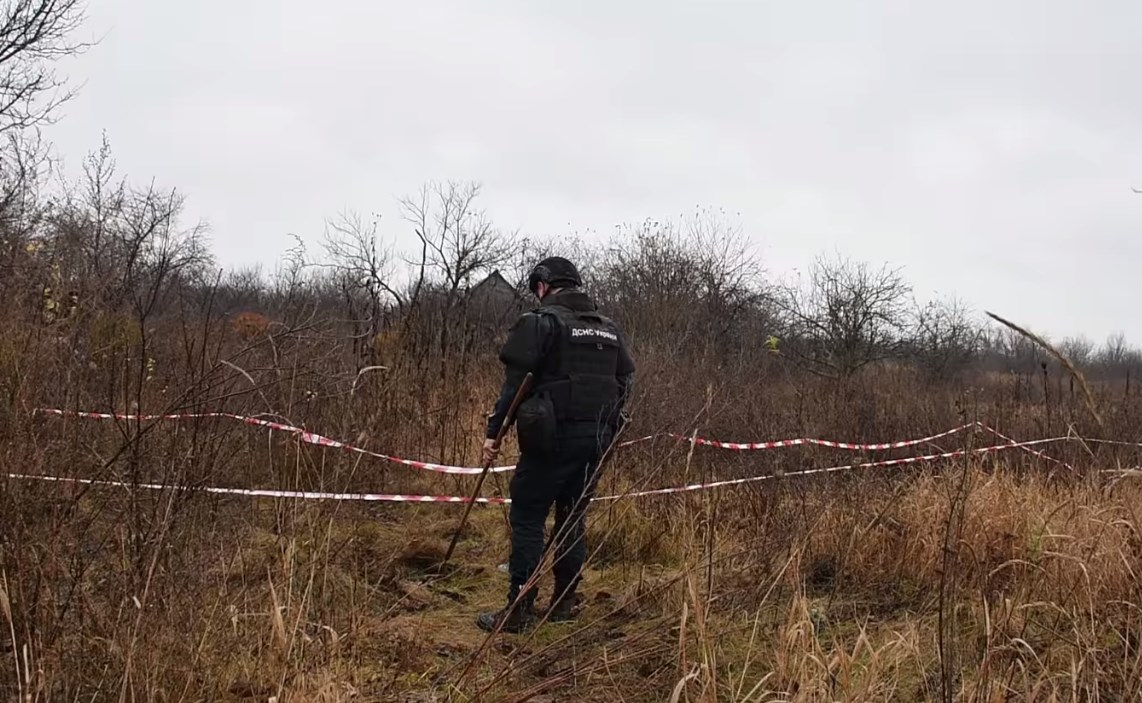 Зображення до:  Довелося підривати на місці: на Чугуївщині знайшли мінне поле