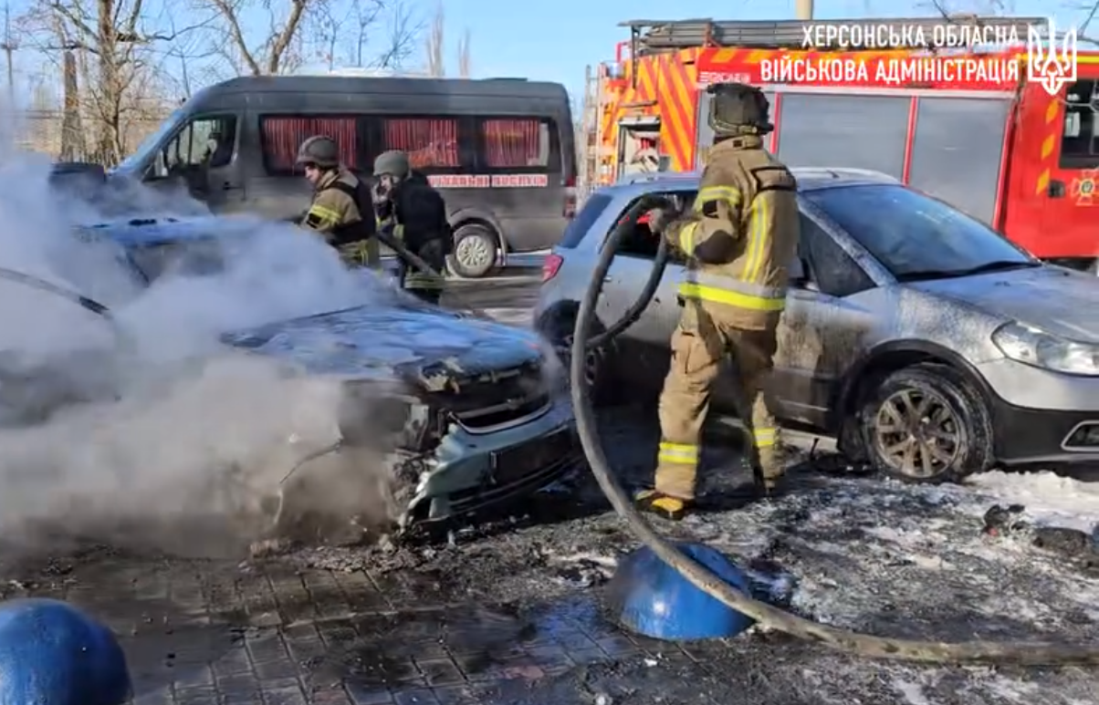 Зображення до:  У Херсоні внаслідок російського обстрілу загинули двоє людей