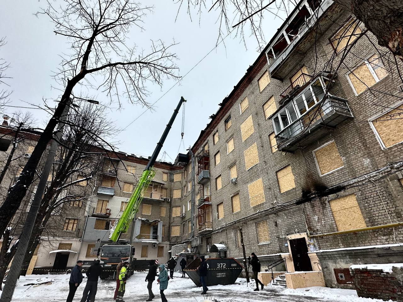 Зображення до:  Невідкладне відновлення: у Харкові затвердили список будинків для ремонту після обстрілів