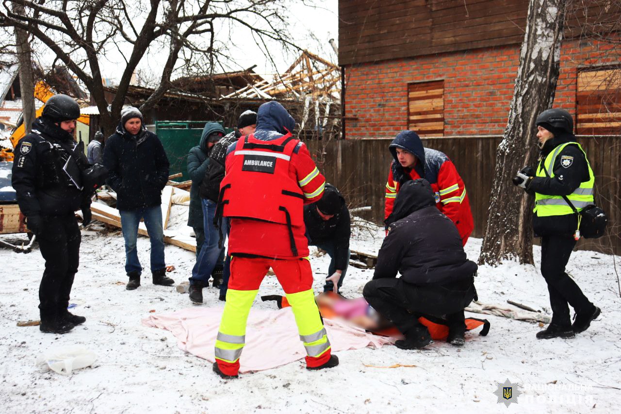 Зображення до:  На Харківщині поховали загиблу внаслідок удару по Змієву: її брату допоможуть з відбудовою