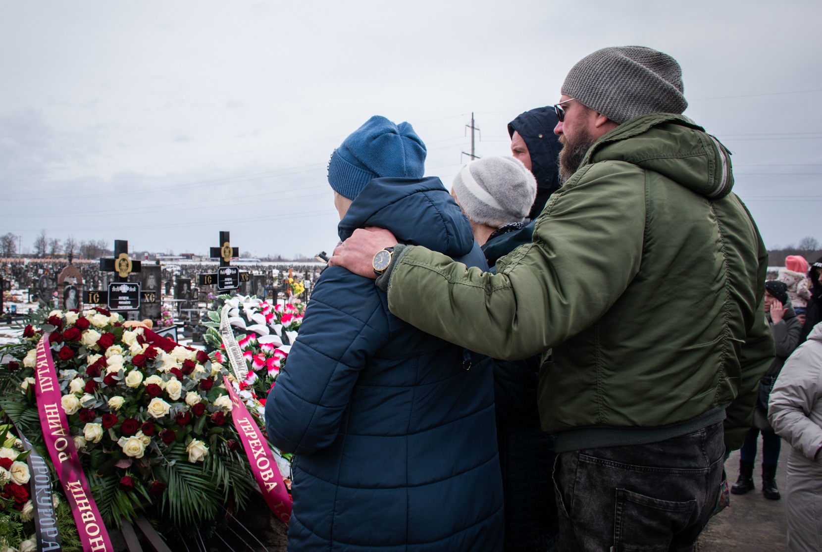 Зображення до:  У Харкові простилися з родиною Манойлів, які загинули 9 лютого