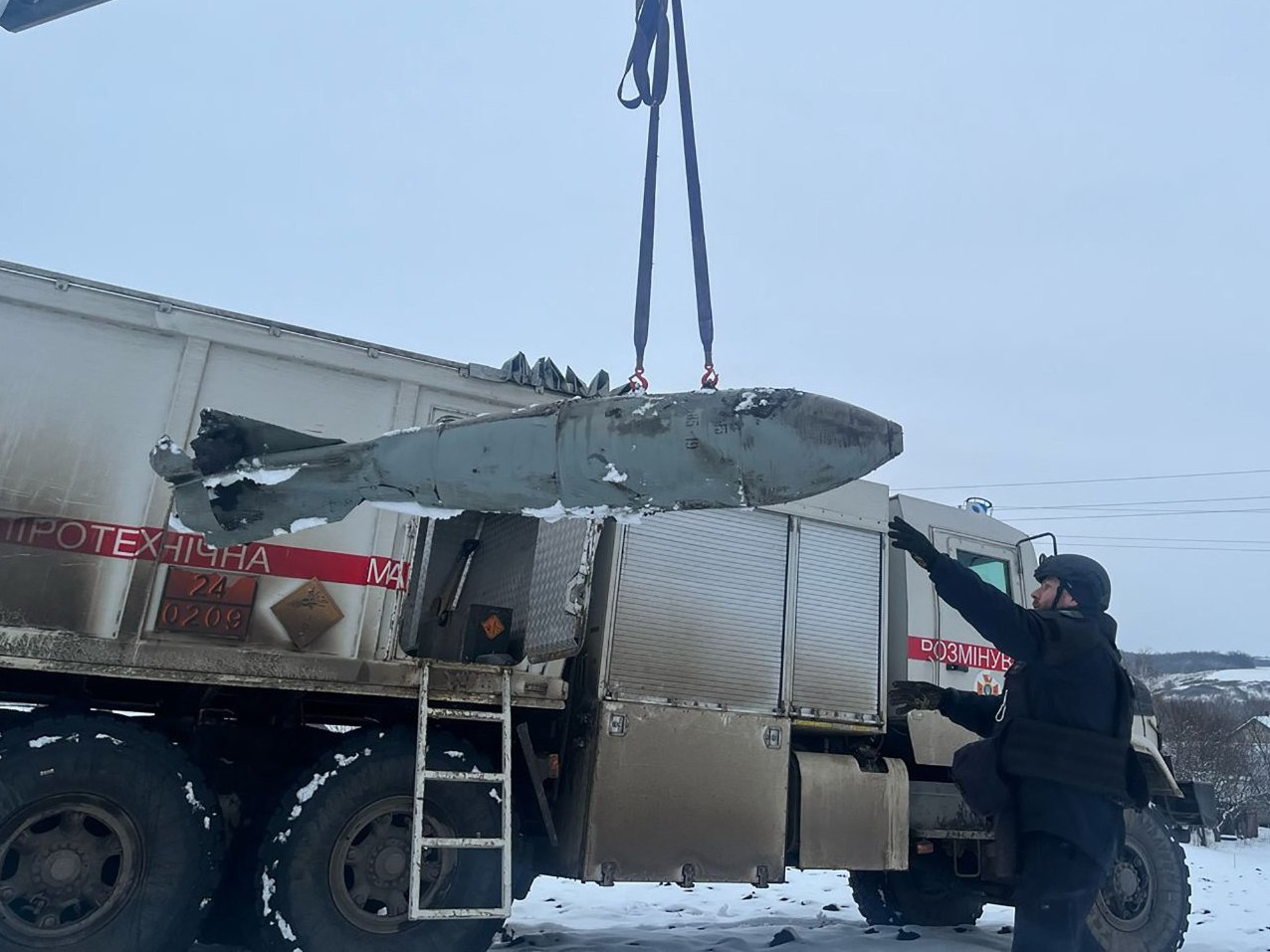 Зображення до:  Сапери знешкодили дві нерозірвані авіабомби на Харківщині