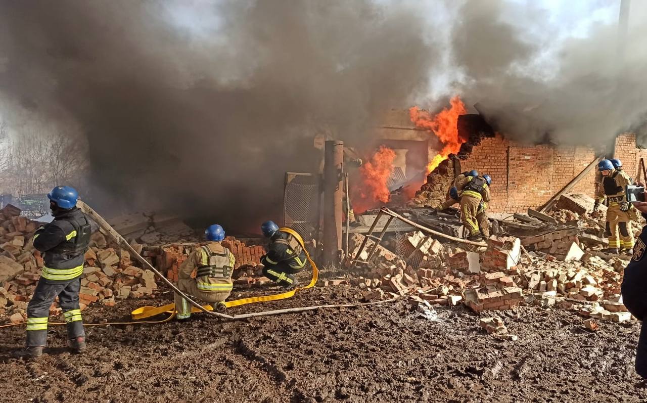 Зображення до:  Двоє поліцейських загинули внаслідок обстрілу Сумської області