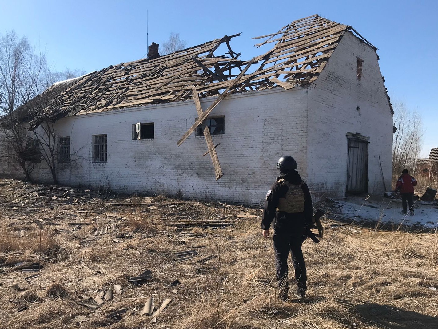 Зображення до посту: Обстріли Харківщини 12 березня: пошкоджені ангари, підприємство і ветлікарня