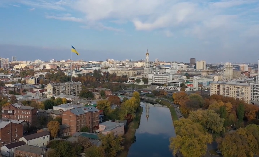 Зображення до посту: Від російського удару по Харкову спалахнула пожежа, є поранені