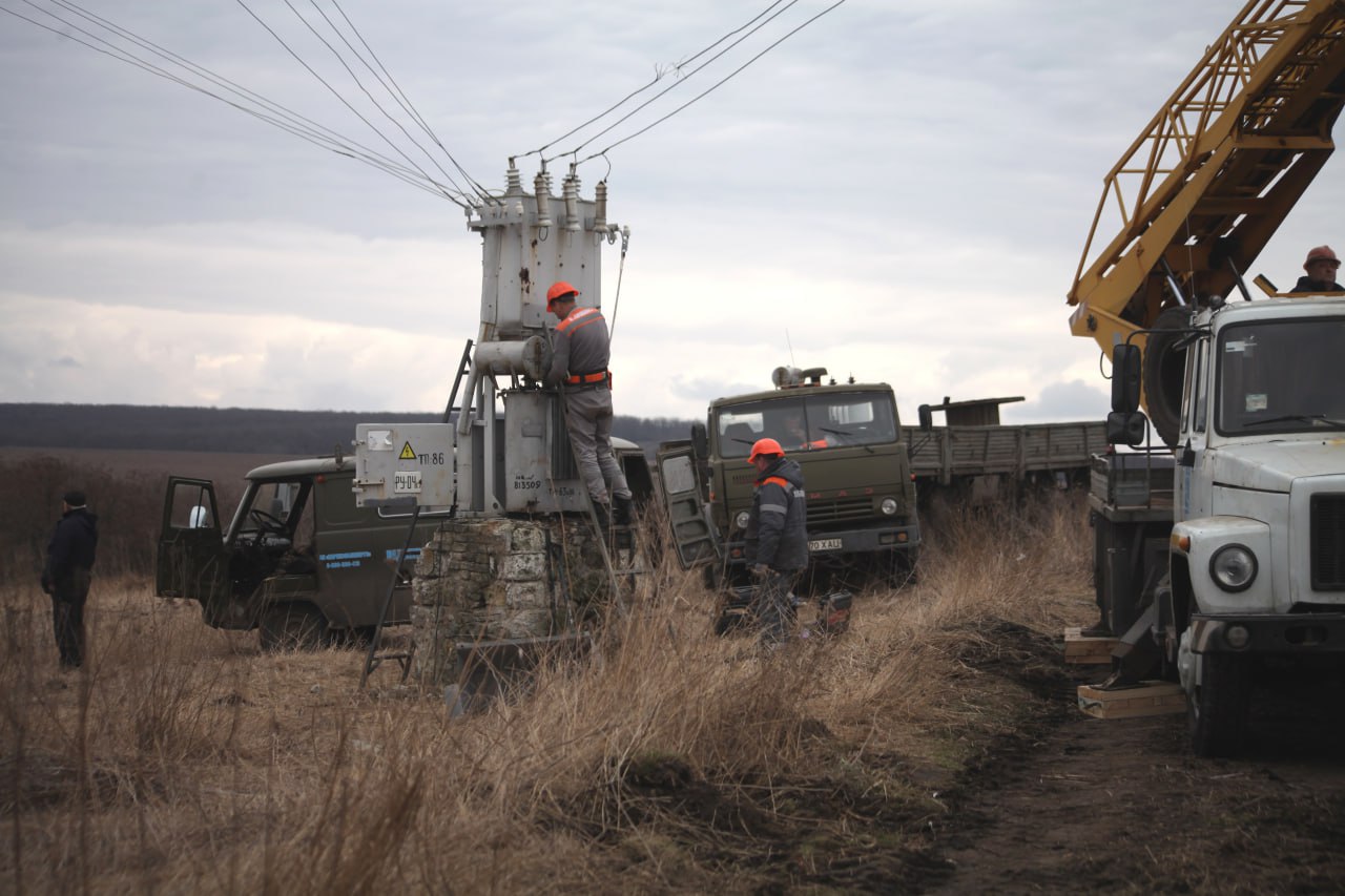 Зображення до посту: Без світла 2 роки: у Пасіці на Ізюмщині відновили електропостачання