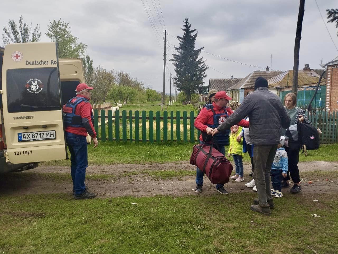 Зображення до посту: З Івашків Золочівської громади евакуювали всіх дітей — ОВА