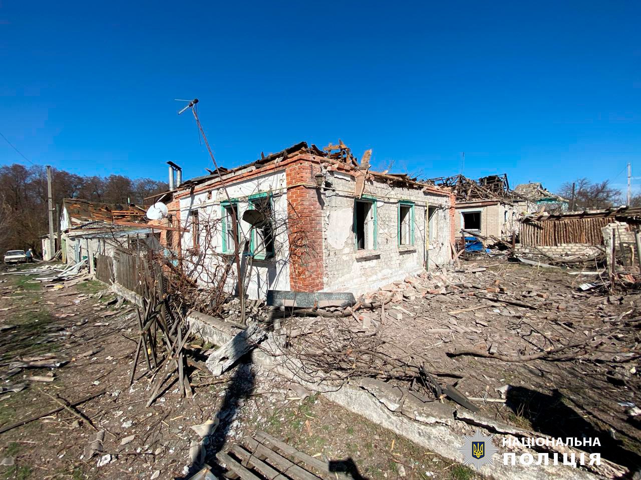 Зображення до посту: У Куп’янську внаслідок російського удару поранена жінка, зруйновані будинки: фото