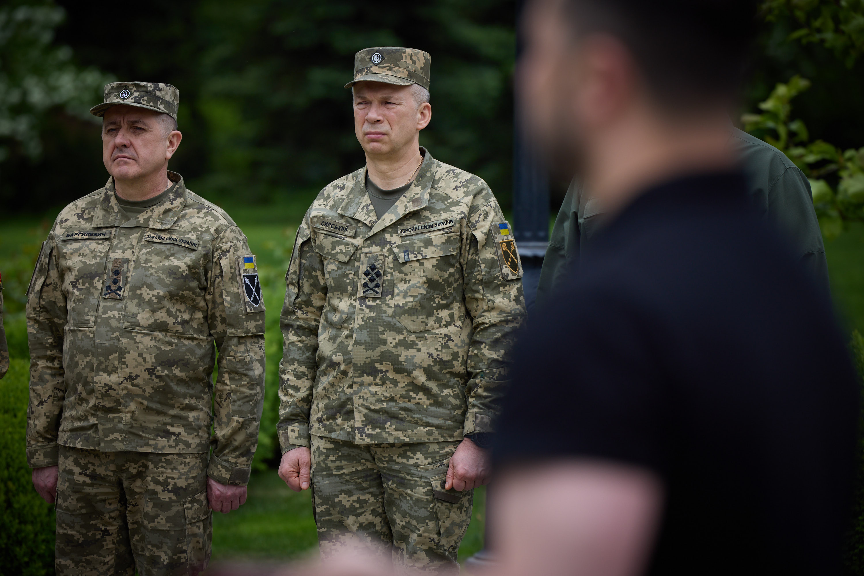 Зображення до посту: Зеленський і Сирський обговорили посилення позицій ЗСУ на Харківщині