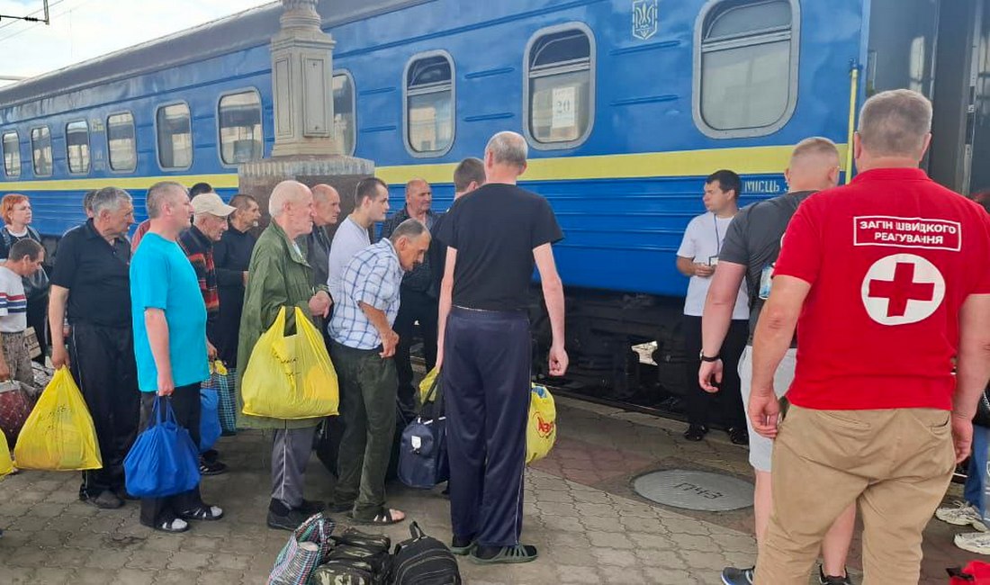 Зображення до:  Групу людей з інвалідністю з Харківщини евакуювали до Закарпаття