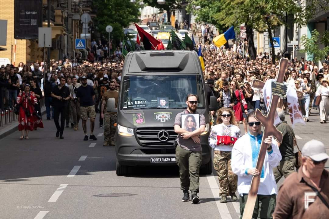 Зображення до:  У Києві попрощалися з бойовою медикинею Іриною Цибух, яка загинула на Харківському напрямку