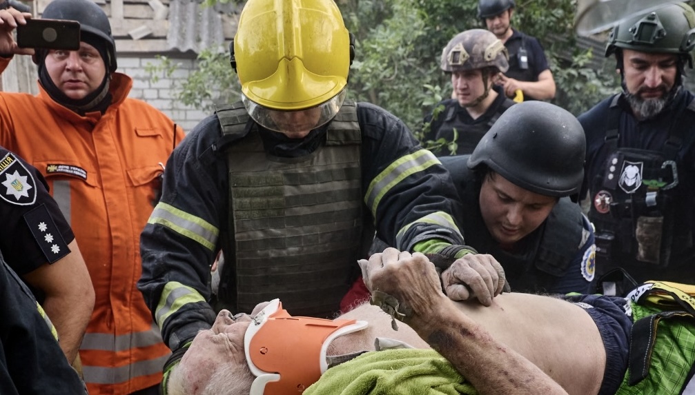 Зображення до посту: У Харкові помер поранений, якого дістали з-під завалів після російського удару