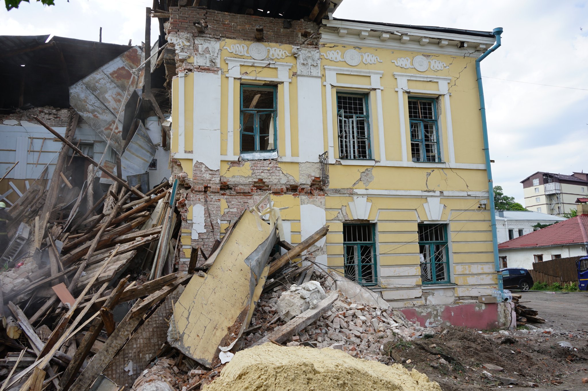 Зображення до посту: Зберегти уламки для відбудови: у Харкові діятиме оперативна архітектурна група