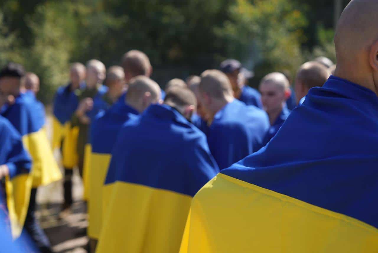 Зображення до:  Обмін полоненими 24 серпня: додому повернулися шестеро захисників з Харківщини