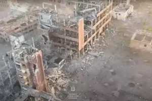 Зображення до посту: Російська армія посилила штурми у Вовчанську після втрати агрегатного заводу