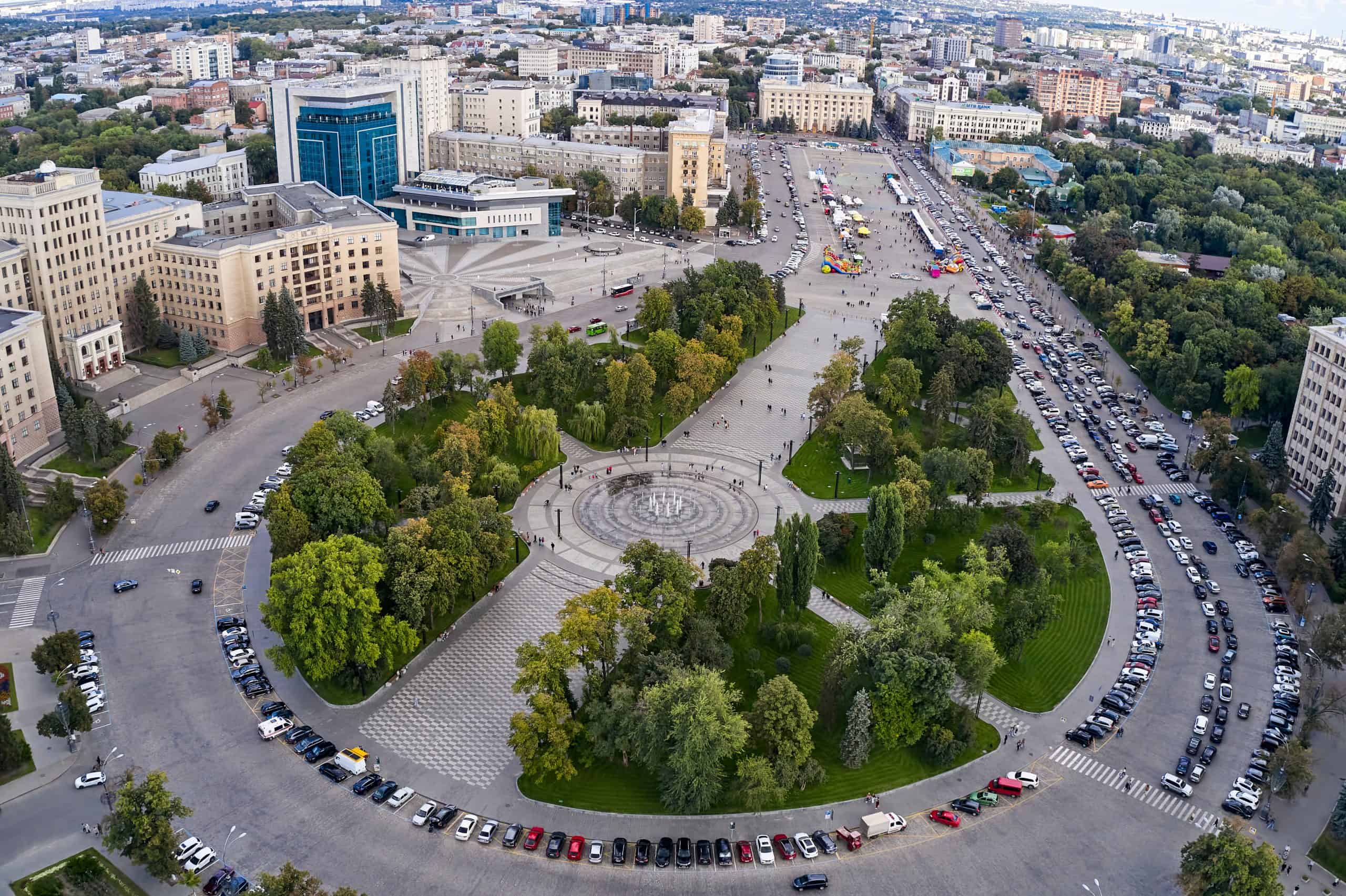 Зображення до:  Фонд Фостера оголосив конкурс проєктів з відбудови Харківської ОДА та площі Свободи