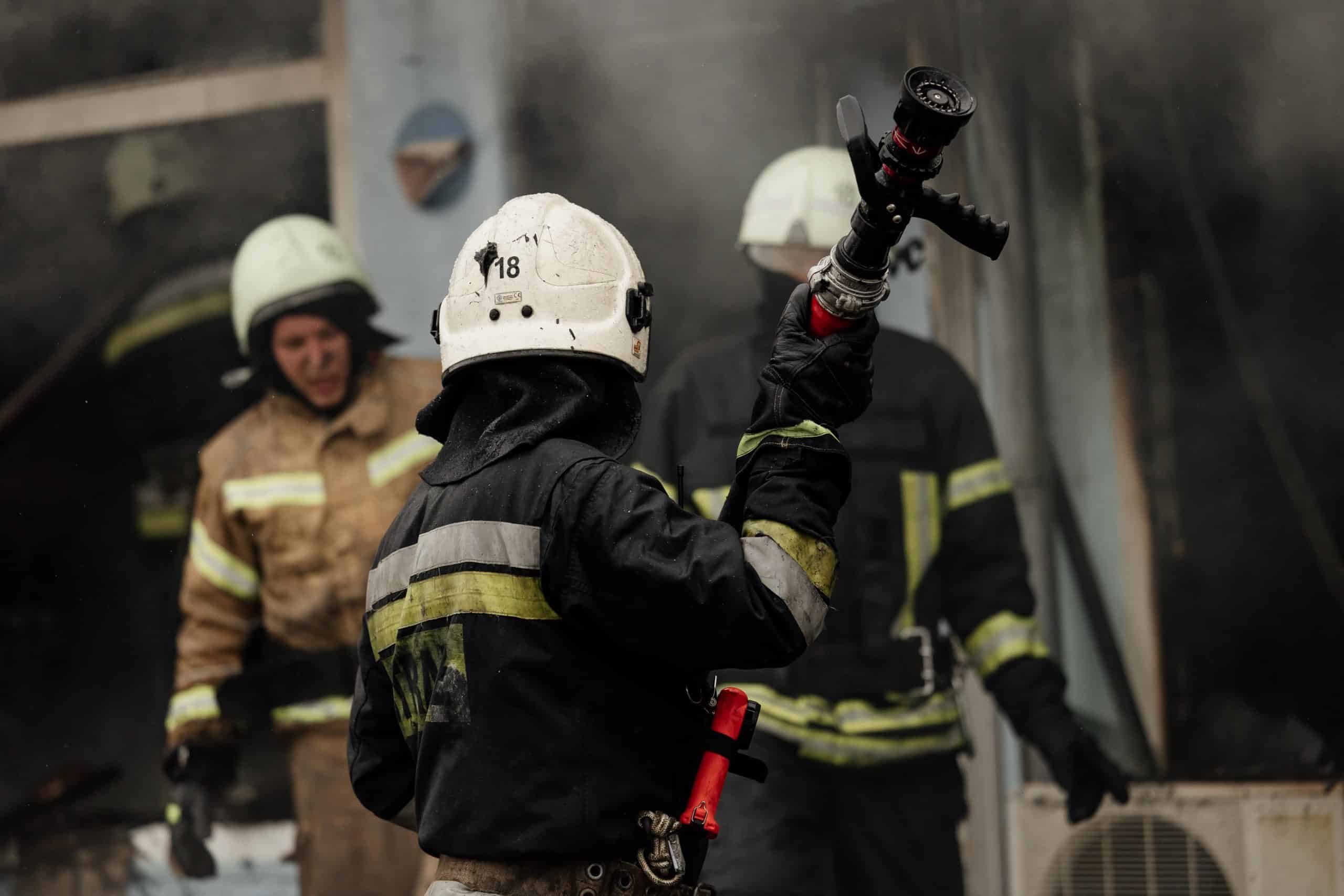 Зображення до:  Харків під ударом дронів: постраждала дитина, на території медзакладу виникла пожежа