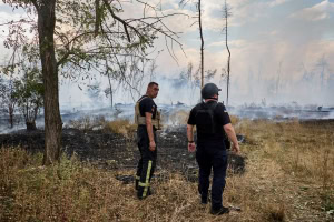 Зображення до посту: Поранених у Харкові рятувальників прооперували: що відомо про їхній стан