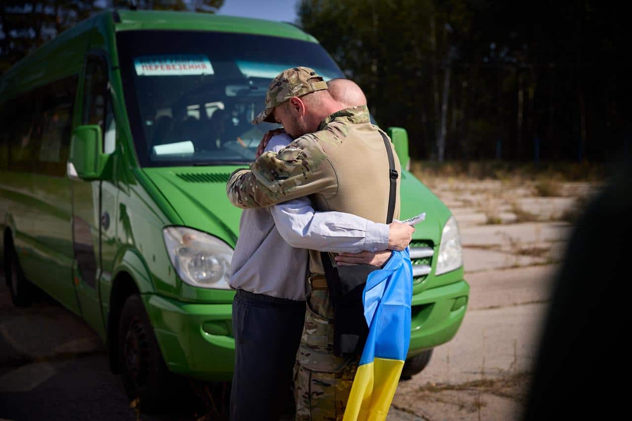 Зображення до:  Україна повернула з російського полону ще 103 захисників: серед них — бійці Kraken