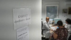 Зображення до посту: У Циркунах на Харківщині встановили нову модульну клініку