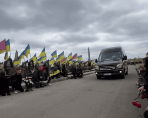 Зображення до посту: У Харкові поховали загиблого волонтера Тиграна Галустяна