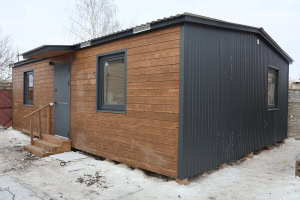 Зображення до посту: У Дергачівській громаді чотири родини отримали модульні будинки замість зруйнованих