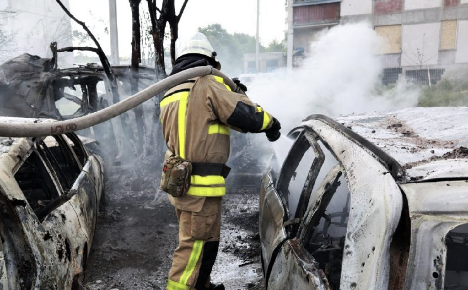 Зображення до:  Повторний удар по Златополю на Харківщині 10 грудня: побільшало поранених